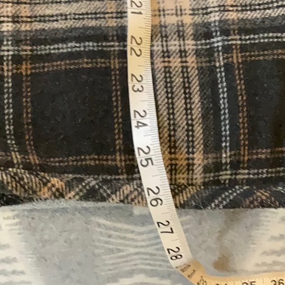 Sundance Cropped Hooded Poncho. - Picture 9 of 10